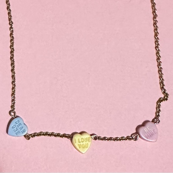 VTG AVON CONVERSATION HEARTS NECKLACE VALENTINES DAY! RARE. 15” from tip to tip - Picture 2 of 10